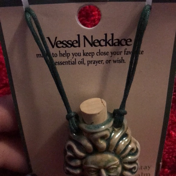⚜️Vessel “The Sun” Necklace! NWT! - Picture 3 of 3